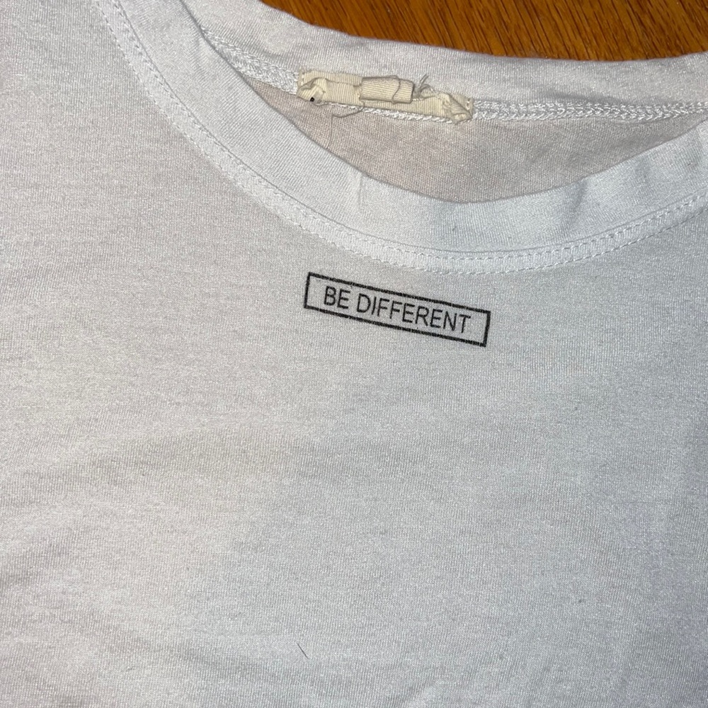 crop top - Picture 2 of 2